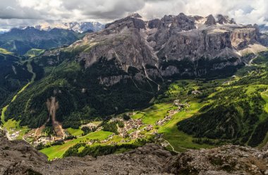 Dolomiti - yüksek badia Vadisi