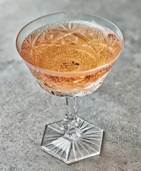 Glas roze champagne — Stockfoto