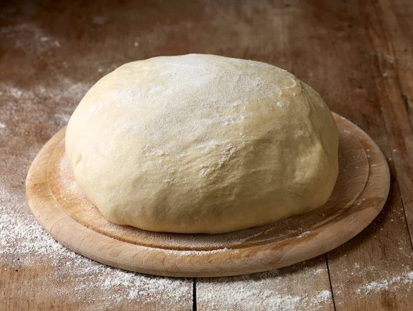 Fresh raw dough — Stock Photo, Image