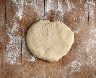 taze çiğ pizza dogh