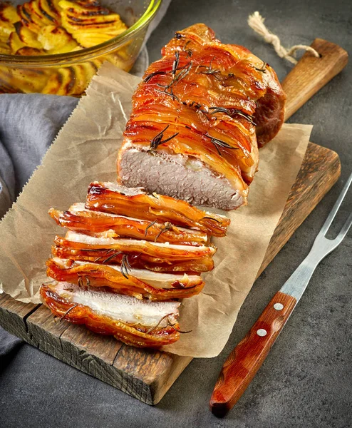 구운된 돼지고기 슬라이스 — 스톡 사진