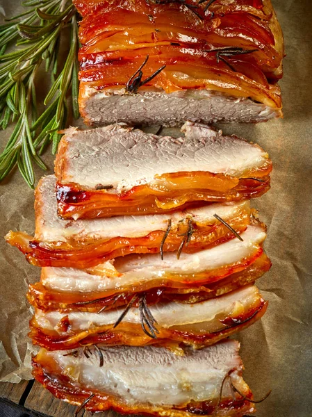 Carne di maiale affettata appena tostata — Foto Stock