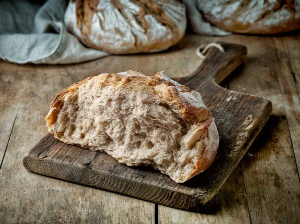 Taze pişmiş ekmek. — Stok fotoğraf