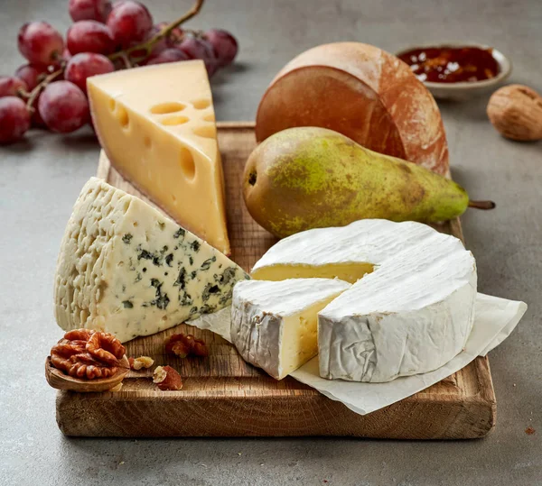 Various types of cheese — Stock Photo, Image