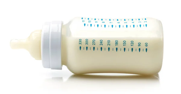 Дитяча пляшка молока — стокове фото