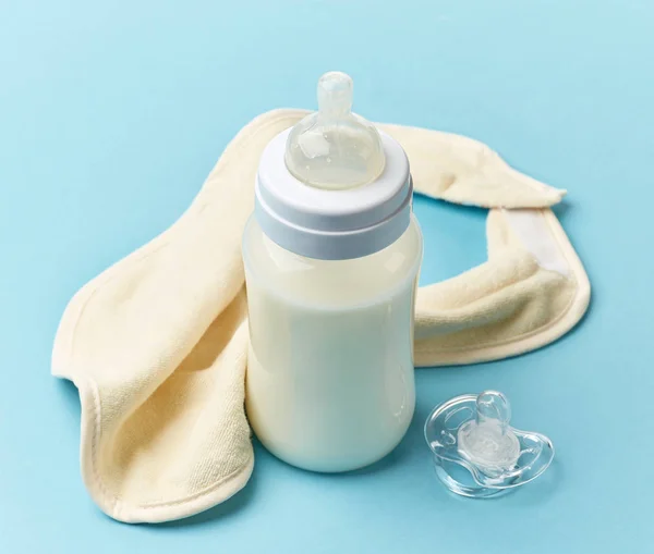 Bebé botella de leche — Foto de Stock