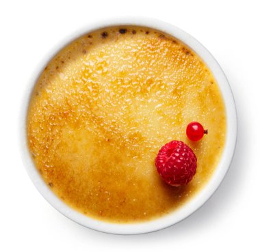 Creme brule beyaz arka plan üzerinde