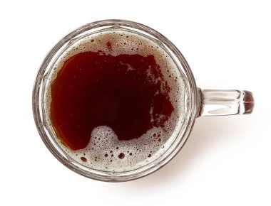 beyaz zemin üzerine bira