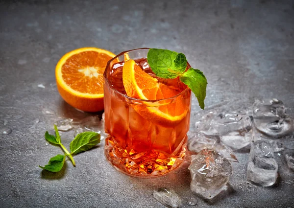 Glass of aperol spritz cocktail — Stock Photo, Image