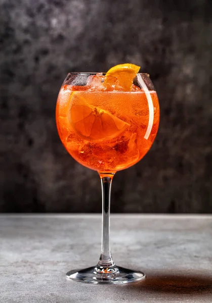 Copa de aperol spritz cóctel —  Fotos de Stock