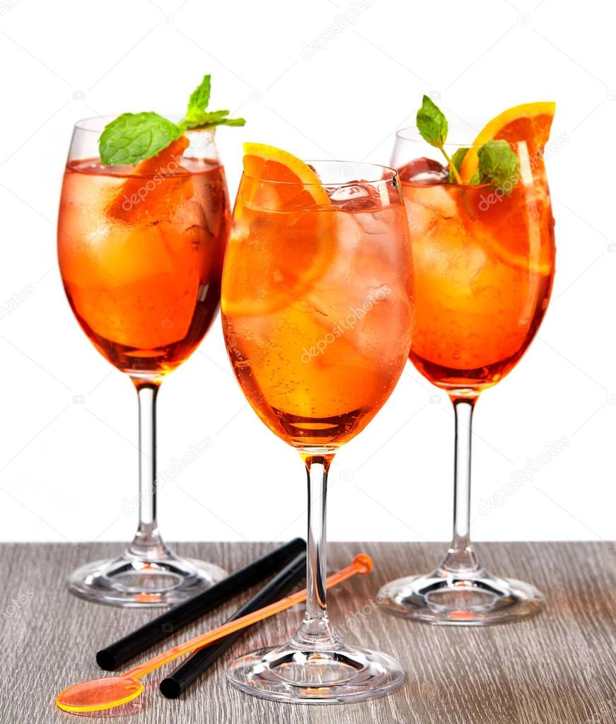 aperol spritz cocktail glazen — Stockfoto © zmaris #154130694