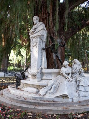  Gustavo Adolfo Becquer anıt Seville