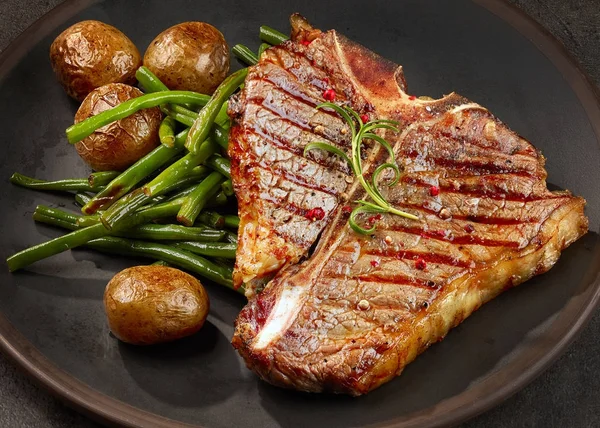 Nygrillade T bone steak — Stockfoto