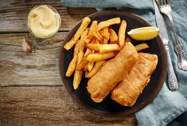 Lemezt a Fish and chips — Stock Fotó