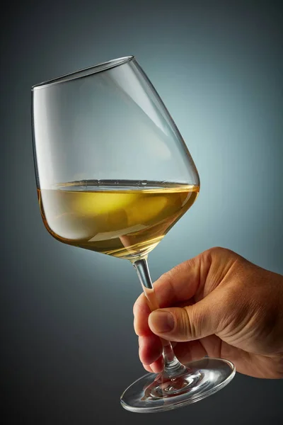 Glas auf Weißwein — Stockfoto