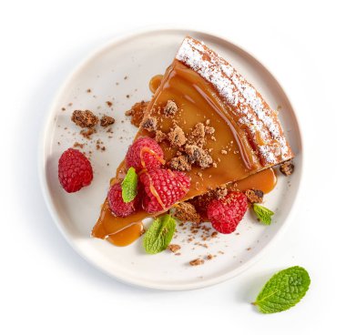karamelli cheesecake parçası