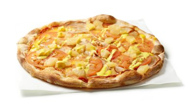 Taze pişmiş pizza.