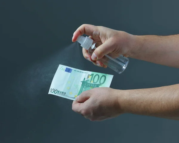 Dezynfekcja Pieniędzy Banknot 100 Euro — Zdjęcie stockowe