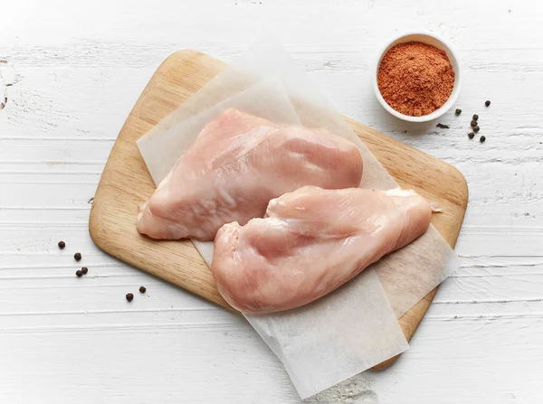 Viande Poulet Crue Fraîche Sur Table Cuisine Bois Blanc Vue — Photo