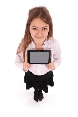 Dijital tablet tutan güzel genç kadın