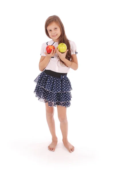 Menina bonita feliz segurando duas maçãs — Fotografia de Stock