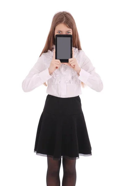Молодая женщина держит цифровой планшет — стоковое фото