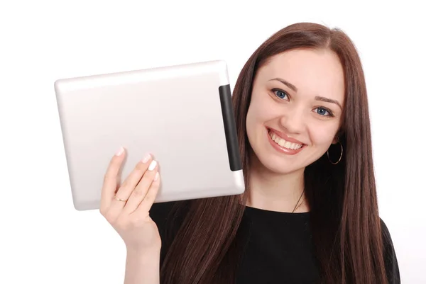 Emociones de chicas adolescentes. Chica mostrando una pantalla de tableta en blanco — Foto de Stock