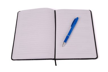Siyah defter ve mavi kolu