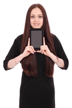 Genç kız tablet bilgisayar tutar