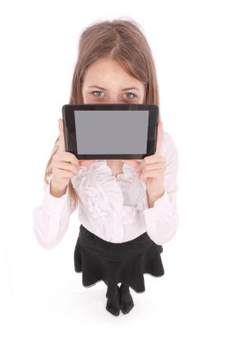 Dijital tablet tutan güzel genç kadın