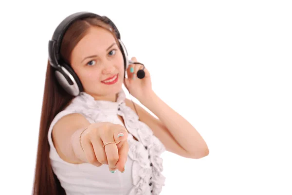 Menina adolescente bonita ouvir música em seus fones de ouvido — Fotografia de Stock