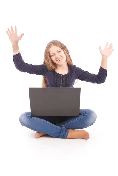 Nastoletni Dziewczyna Student siedząc na podłodze z laptopa — Zdjęcie stockowe