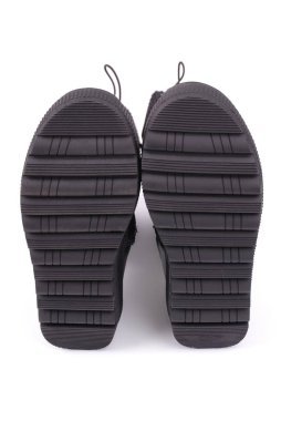 Bir çift siyah bot çocuklar için