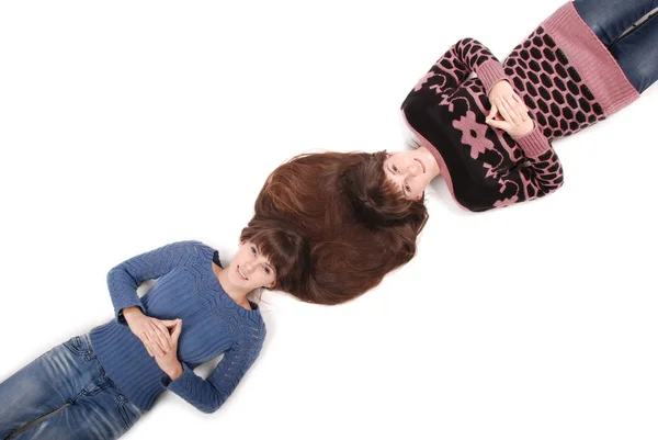 Uzun saçlı iki ikiz kız portresi — Stok fotoğraf