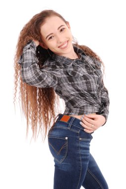 Uzun dalgalı saçlı güzel kız..