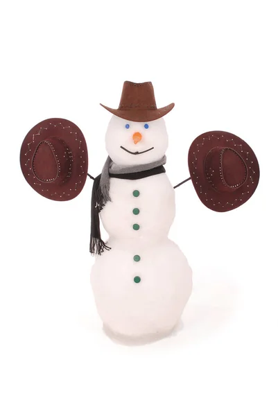 Pupazzo di neve bianco con sciarpa e tre cappello . — Foto Stock
