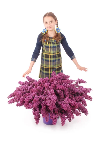 Çekici kız leylak tarafından ayakta