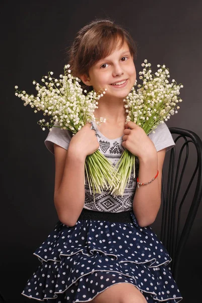 Retrato de adorável sorridente menina — Fotografia de Stock