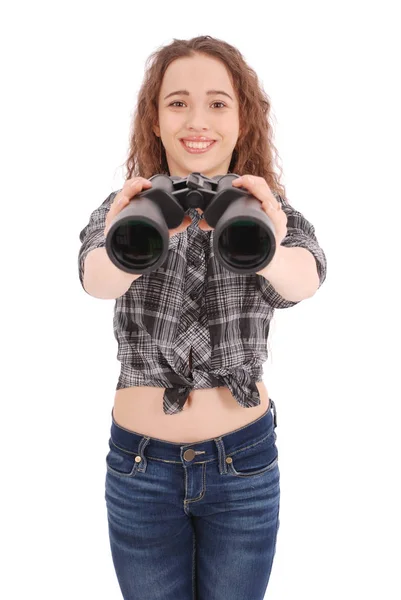 Menina sorrindo atraente com binóculos — Fotografia de Stock
