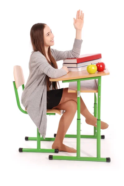 Teenager Schulmädchen hebt die Hand, um Fragen zu stellen — Stockfoto