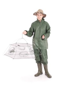 Balık tutmak için ekipmanlar tutarak balıkçının