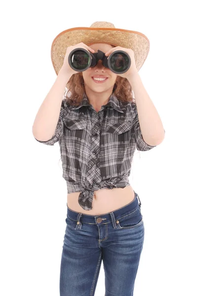 Atractiva joven sonriente con prismáticos — Foto de Stock