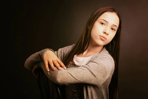 Retrato de hermosa joven — Foto de Stock