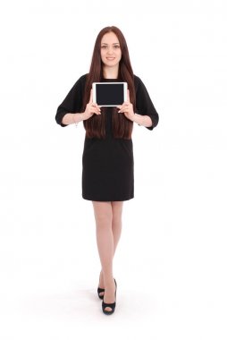 Genç kız tablet bilgisayar tutar
