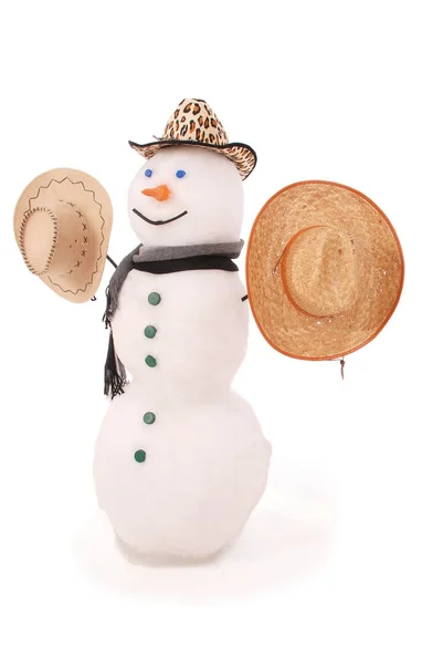 Boneco de neve branco com cachecol e três chapéus . — Fotografia de Stock