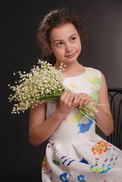 Retrato de adorável sorridente menina — Fotografia de Stock