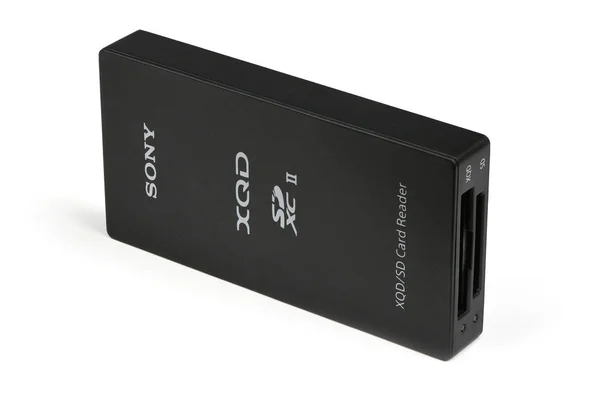 Vinnitsa, Ukrayna - 9 Kasım 2019: Mrw-E90 / Bc2 Sony Xqd / Sd Kart Okuyucu Usb3.0 — Stok fotoğraf