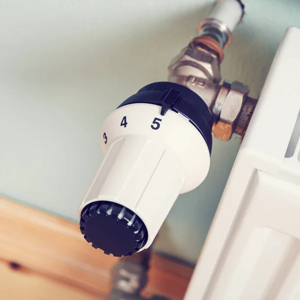 Valvola termostatica del radiatore — Foto Stock