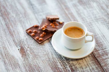 Çikolata kahve ile