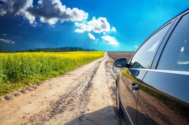 ülke yolda araba